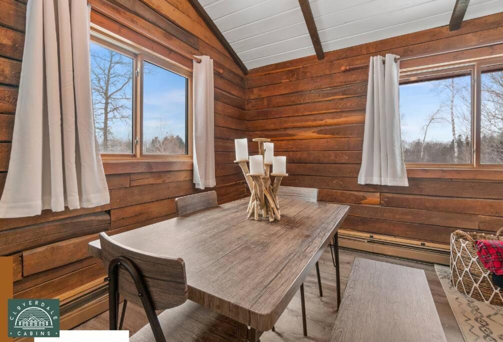 Cozy Cabin With Hottub At Cloverdale Cabins 힝클리 외부 사진