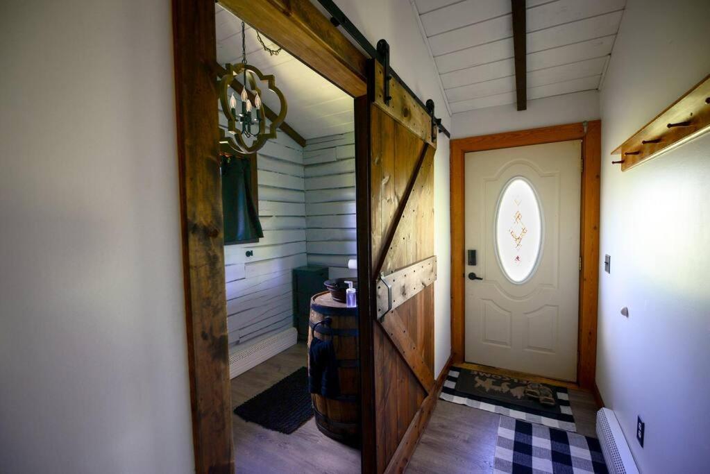 Cozy Cabin With Hottub At Cloverdale Cabins 힝클리 외부 사진