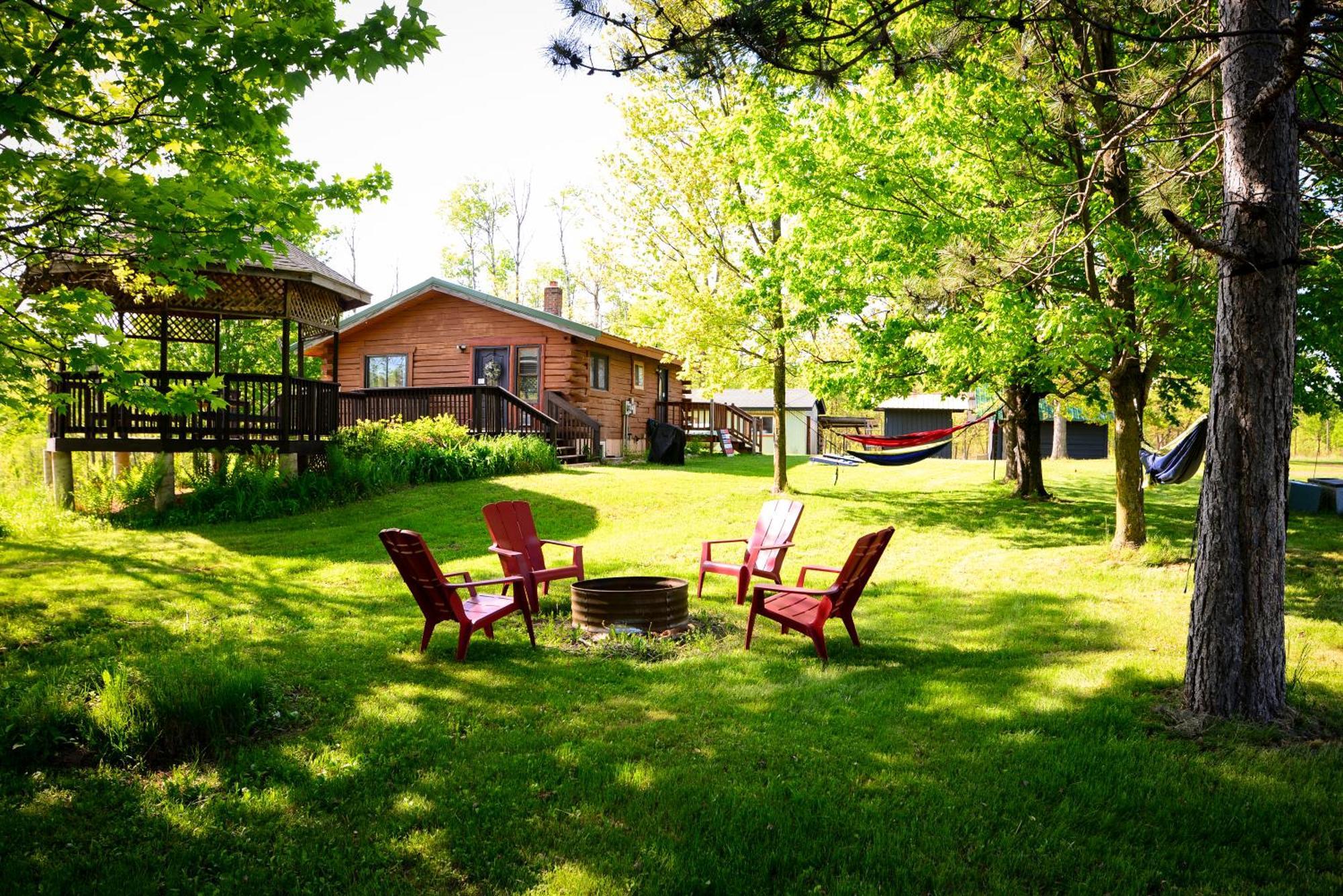 Cozy Cabin With Hottub At Cloverdale Cabins 힝클리 외부 사진