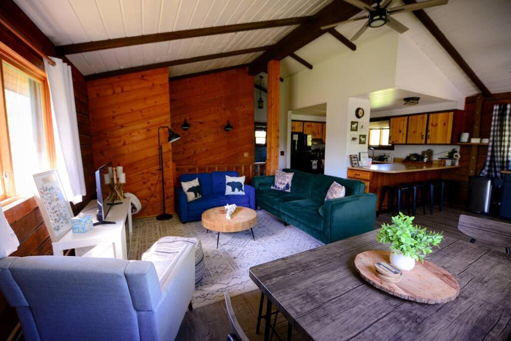 Cozy Cabin With Hottub At Cloverdale Cabins 힝클리 외부 사진
