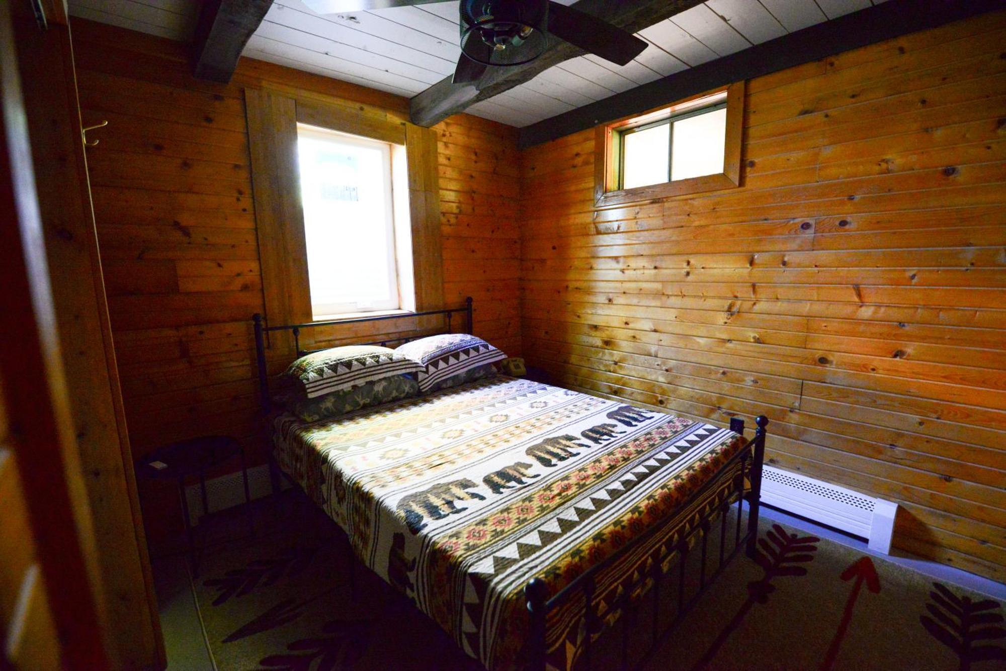 Cozy Cabin With Hottub At Cloverdale Cabins 힝클리 외부 사진