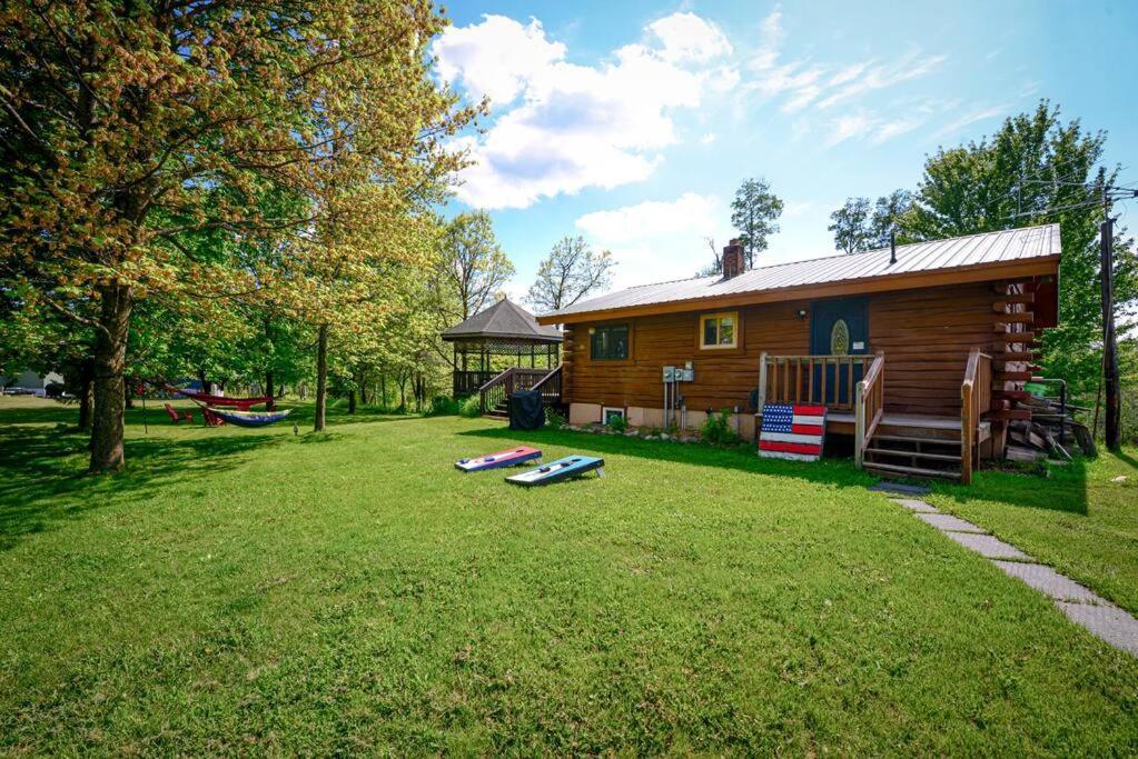 Cozy Cabin With Hottub At Cloverdale Cabins 힝클리 외부 사진