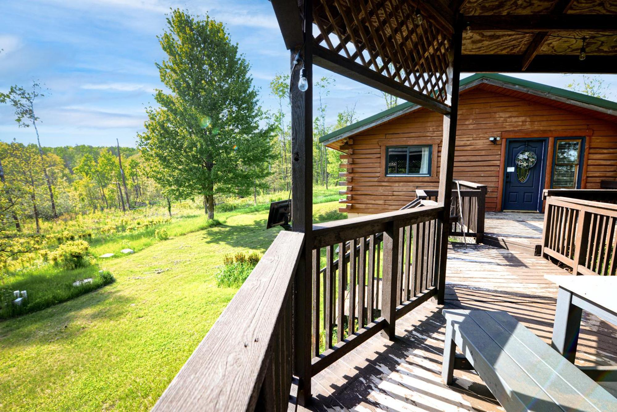 Cozy Cabin With Hottub At Cloverdale Cabins 힝클리 외부 사진